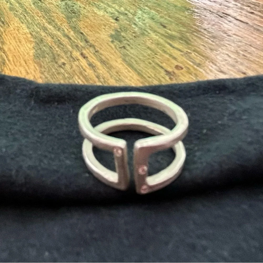 Saundra Messinger Open Bar Sterling Sliver Ring w/3 Diamonds - Picture 3 of 7